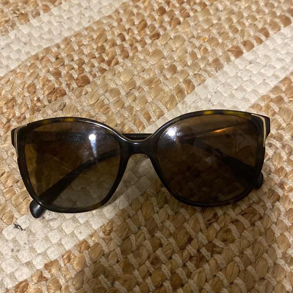 Prada women sunglasses (Polarized)